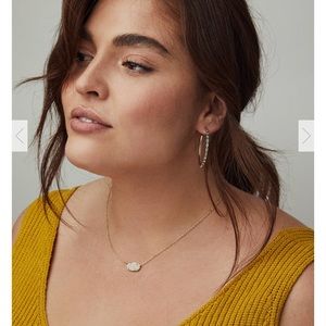 Elisa Pendant white mother of pearl